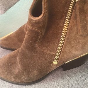 GUESS Cowboy ankle boot